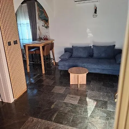 بيت ضيافة And 