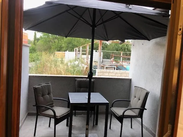 Almira Πανσιόν Πούλα